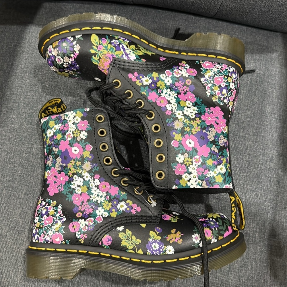 New Dr Martens Pascal Floral Boots Lace Up Size 5 Black Multicolor - Picture 3 of 11